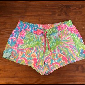 Lilly Pulitzer Luxletic shorts Multi Lovers Coral